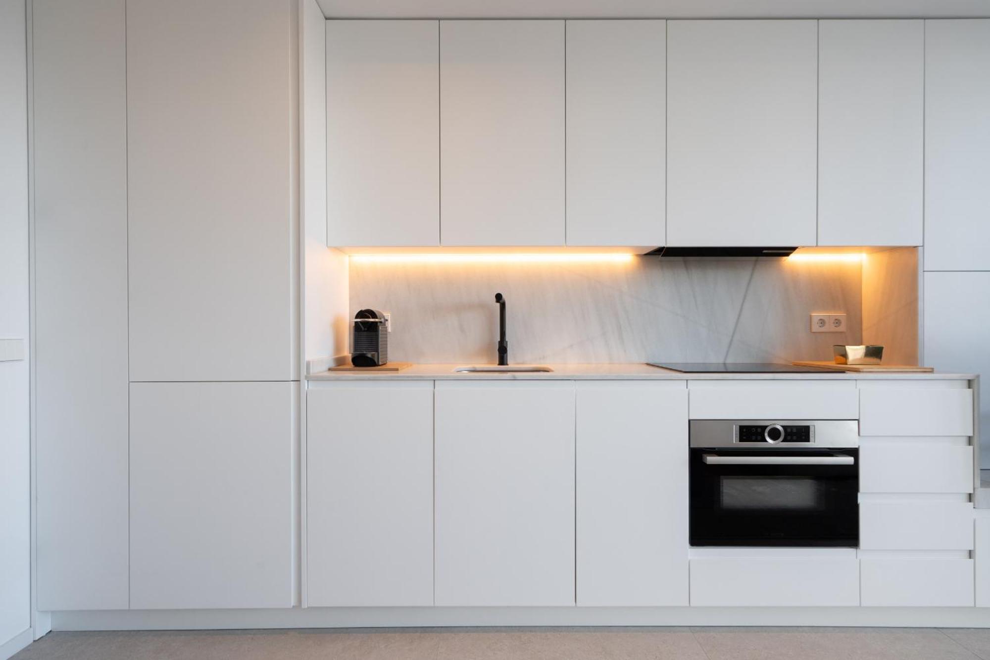 Atico Con Terraza De Diseno En El Corazon De La Latina Alquiler Temporal Apartamento *