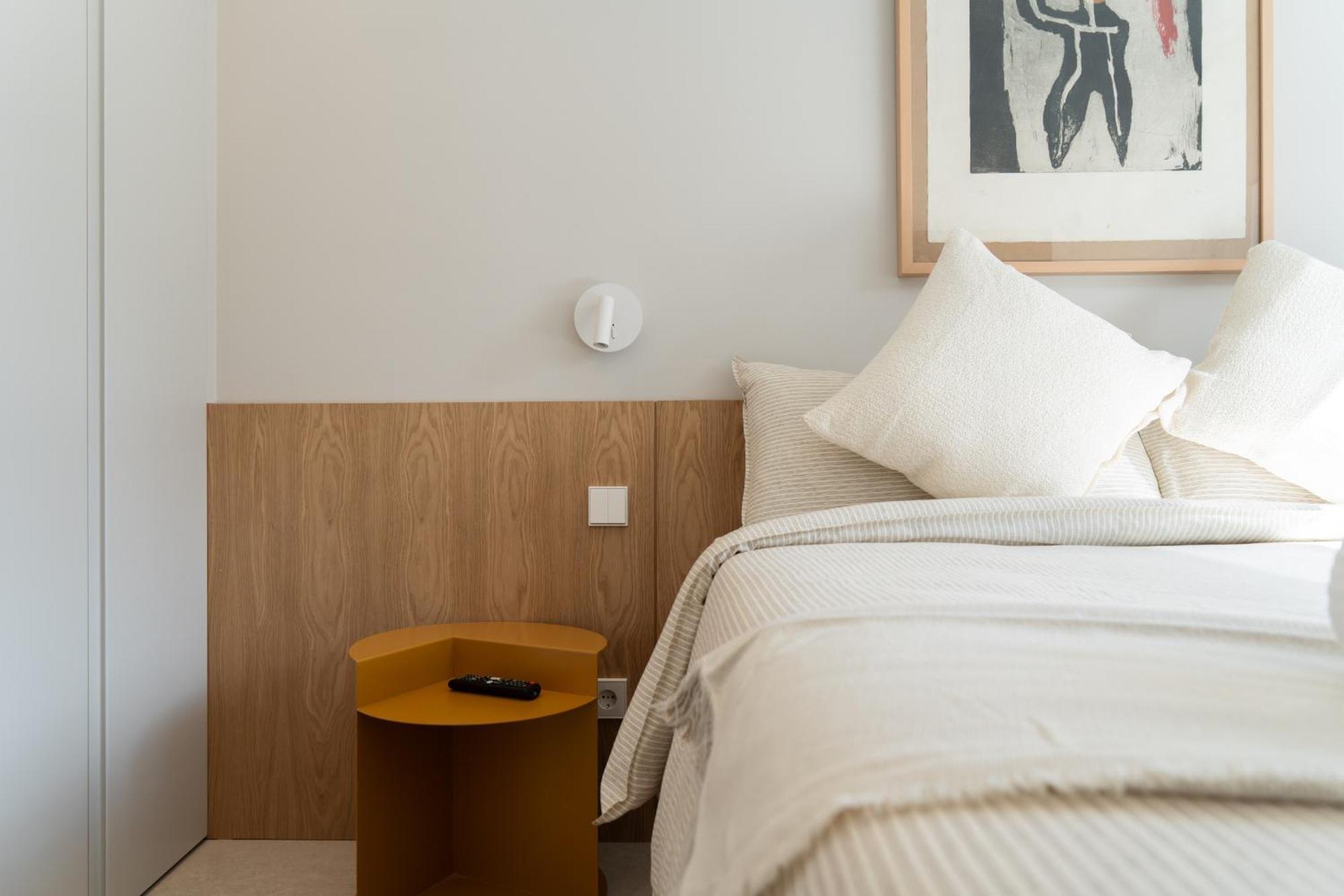 Atico Con Terraza De Diseno En El Corazon De La Latina Alquiler Temporal Apartamento