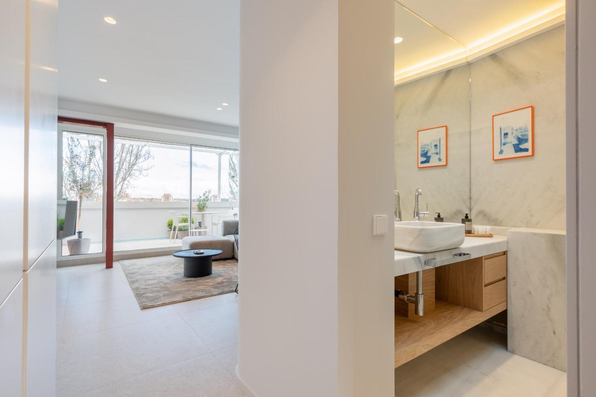 Apartamento Atico Con Terraza De Diseno En El Corazon De La Latina Alquiler Temporal