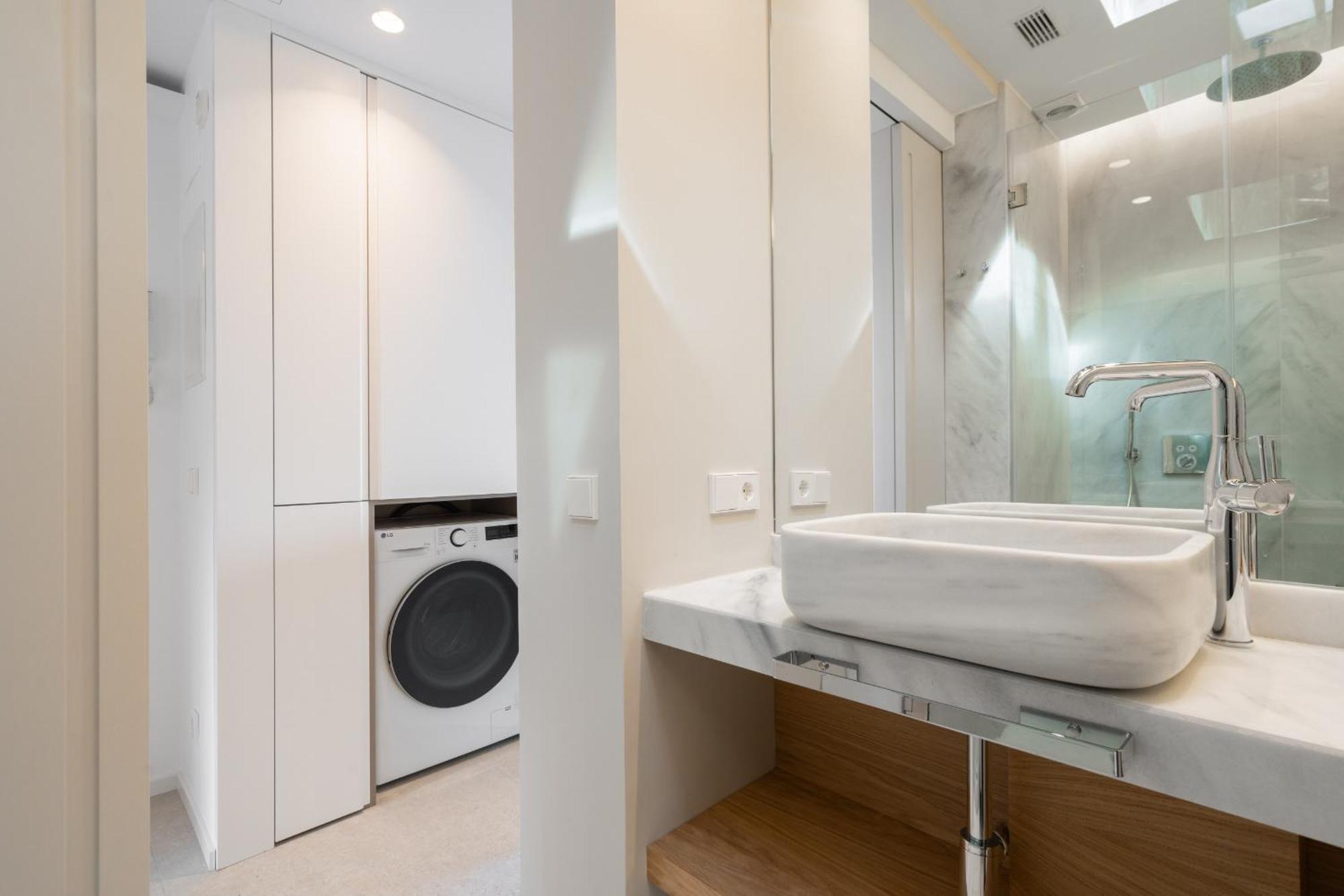 Apartamento Atico Con Terraza De Diseno En El Corazon De La Latina Alquiler Temporal Madri