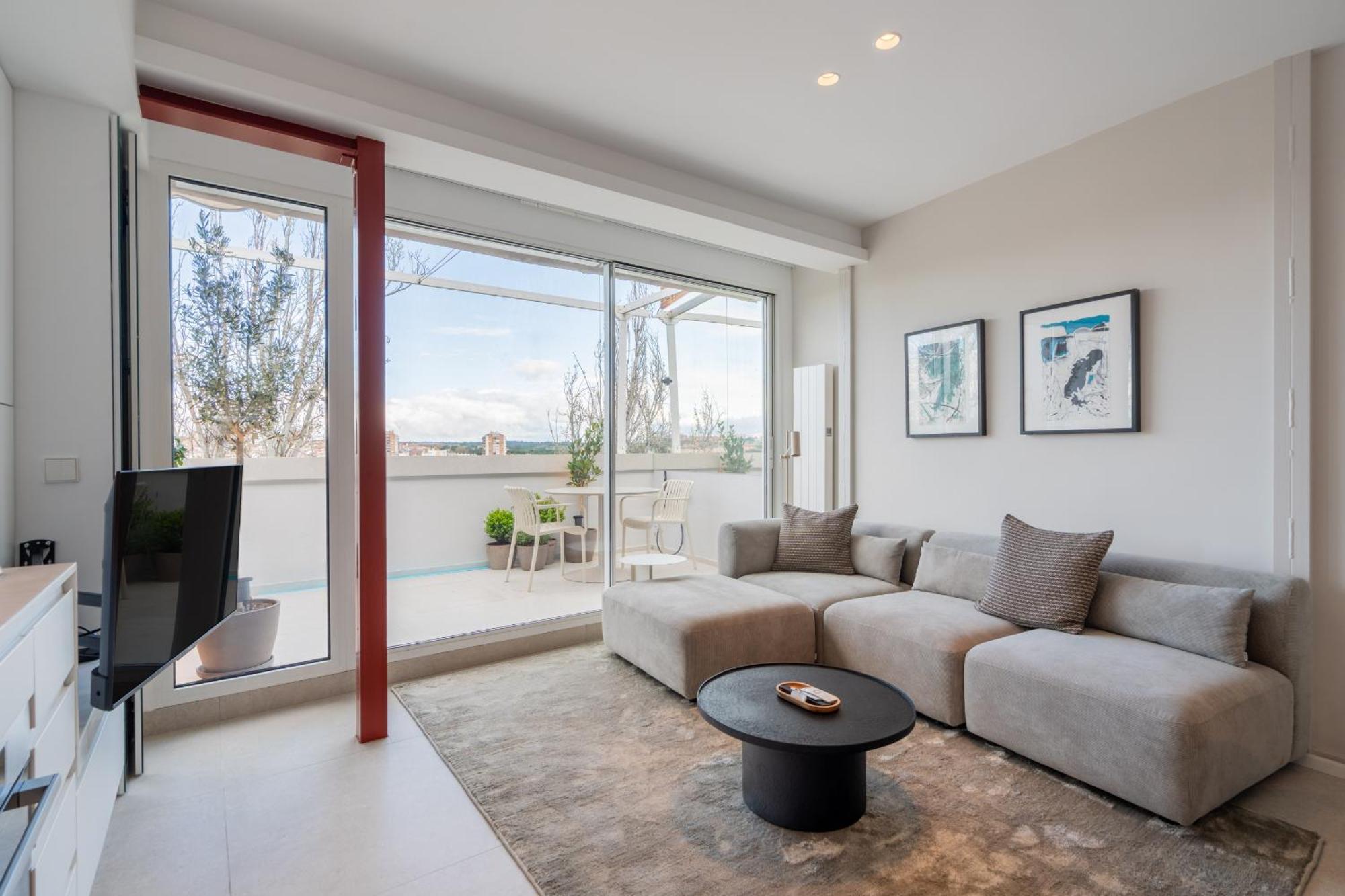 Apartamento Atico Con Terraza De Diseno En El Corazon De La Latina Alquiler Temporal *